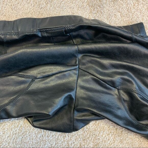 Aritzia Wilfred free black faux leather vegan stretchy leggings size extra small - Picture 4 of 9